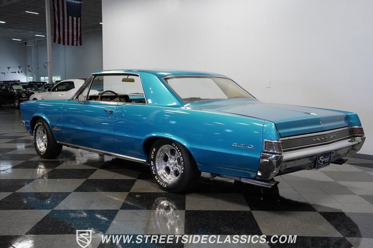 Pontiac-Le-Mans-1965-Coupe-9
