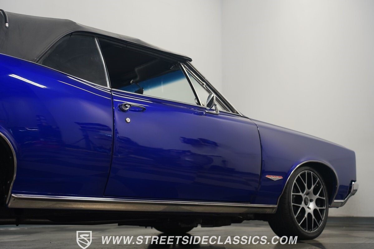 Pontiac-Le-Mans-1966-Convertible-32
