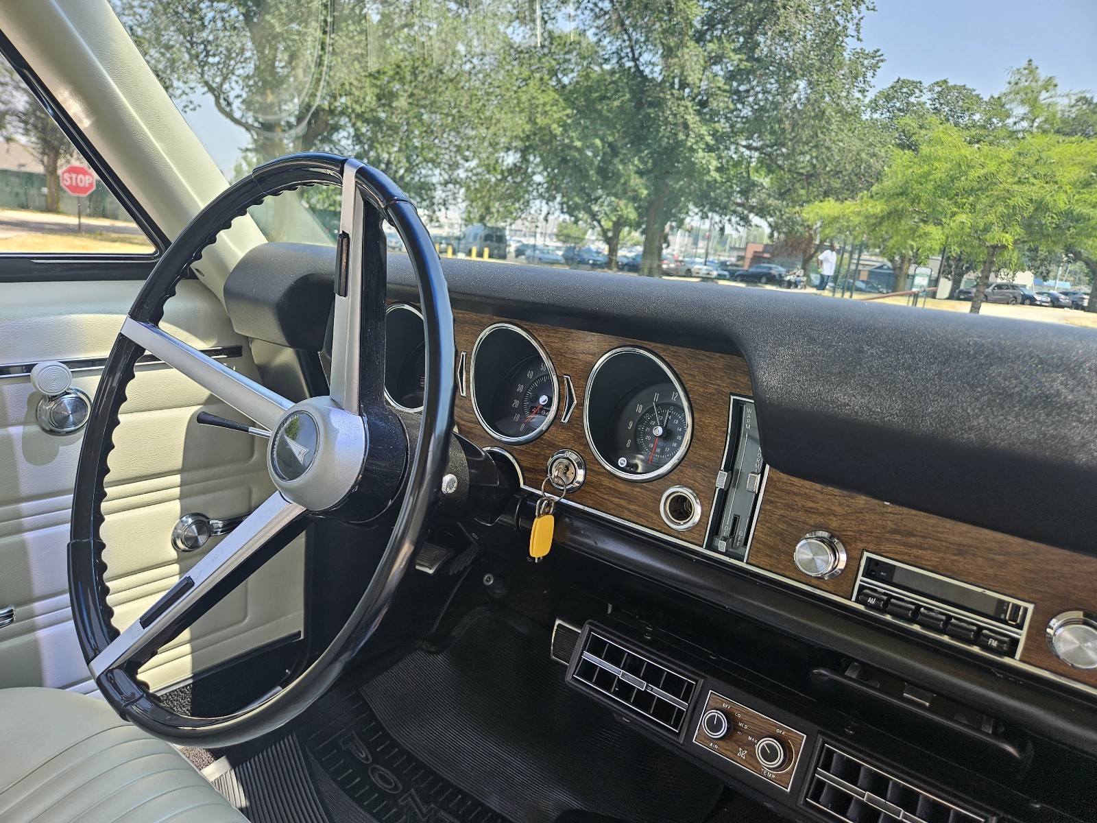 Pontiac-Le-Mans-1968-Coupe-28