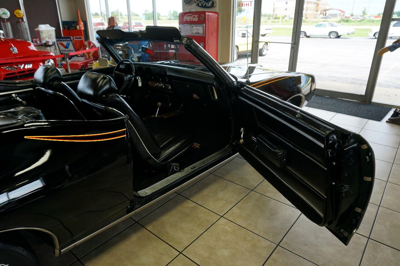Pontiac-Le-Mans-1969-Classic-Car-21