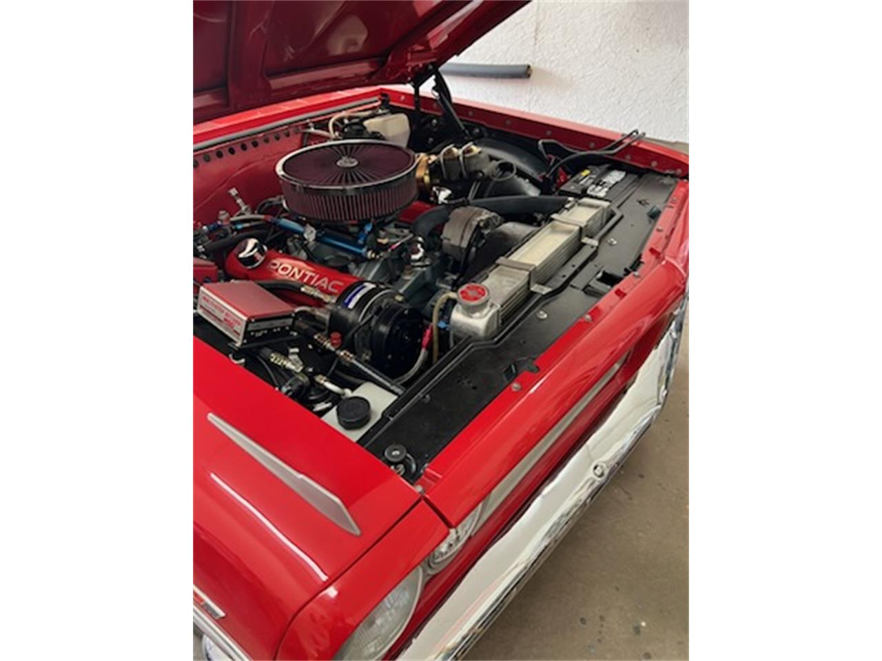 Pontiac-Lemans-1963-Red-Black-3
