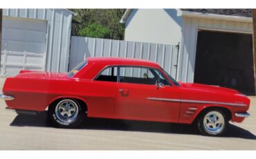 Pontiac-Lemans-1963-Red-Black