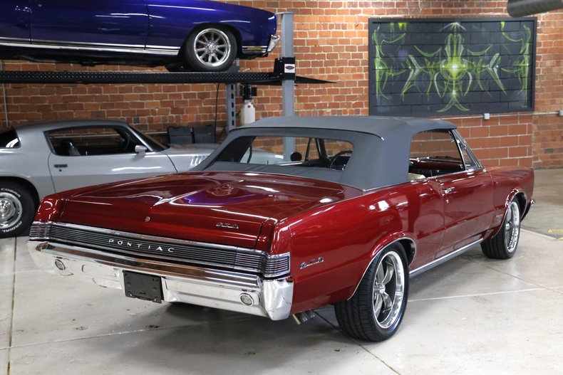 Pontiac-Lemans-1965-Deep-Cranberry-Pearl-Parchment-10