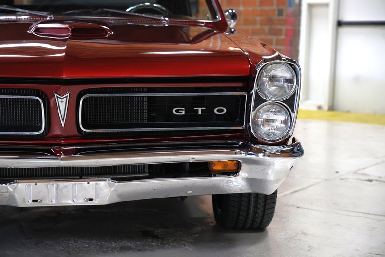 Pontiac-Lemans-1965-Deep-Cranberry-Pearl-Parchment-17