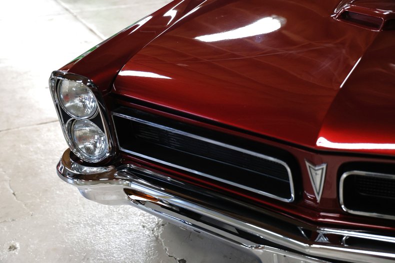 Pontiac-Lemans-1965-Deep-Cranberry-Pearl-Parchment-18