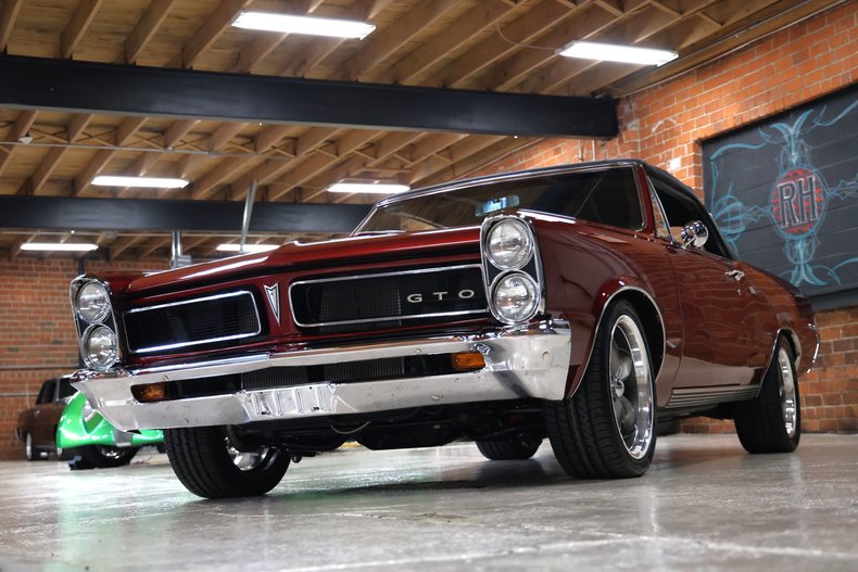 Pontiac-Lemans-1965-Deep-Cranberry-Pearl-Parchment-19