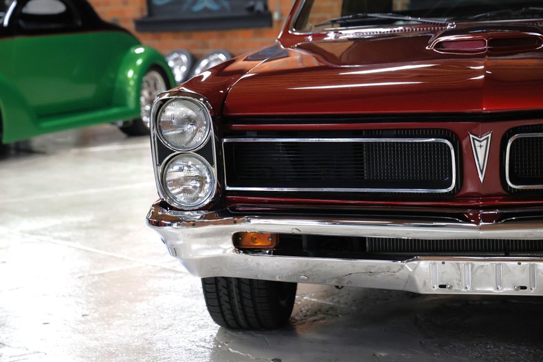 Pontiac-Lemans-1965-Deep-Cranberry-Pearl-Parchment-20