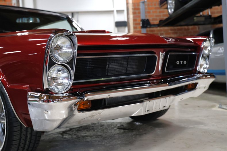 Pontiac-Lemans-1965-Deep-Cranberry-Pearl-Parchment-23