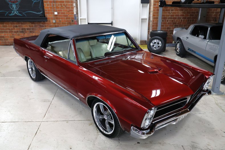 Pontiac-Lemans-1965-Deep-Cranberry-Pearl-Parchment-24