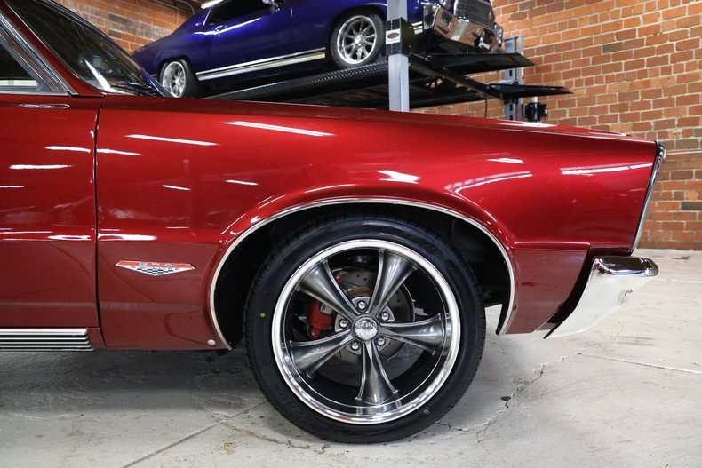 Pontiac-Lemans-1965-Deep-Cranberry-Pearl-Parchment-28