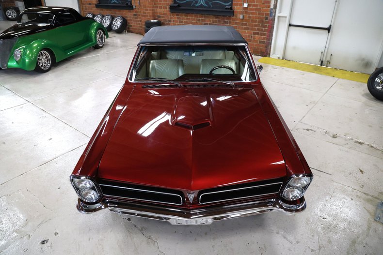 Pontiac-Lemans-1965-Deep-Cranberry-Pearl-Parchment-3