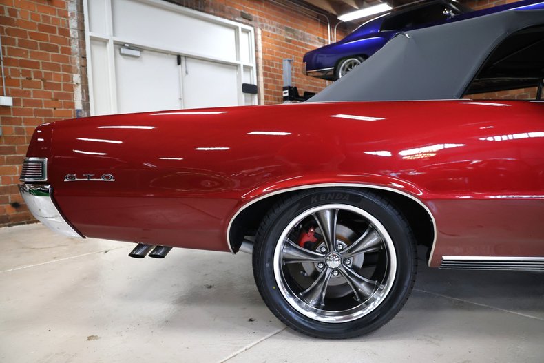 Pontiac-Lemans-1965-Deep-Cranberry-Pearl-Parchment-30