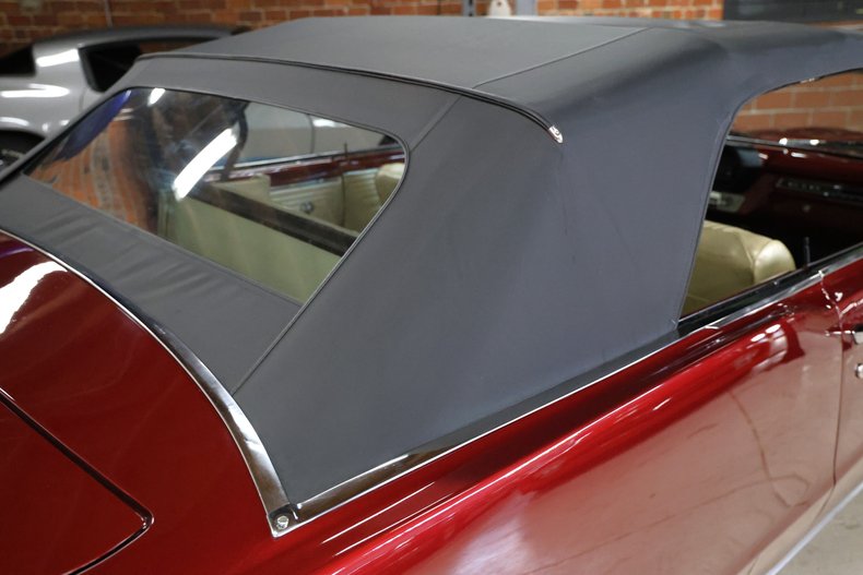 Pontiac-Lemans-1965-Deep-Cranberry-Pearl-Parchment-39