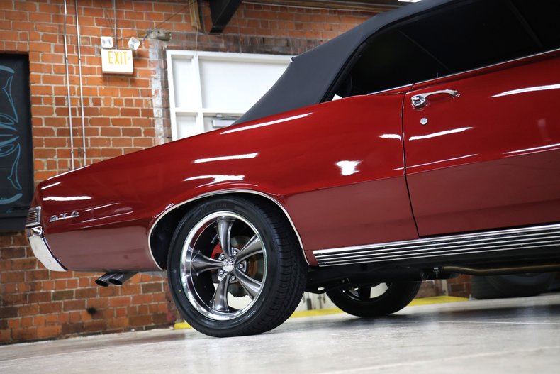 Pontiac-Lemans-1965-Deep-Cranberry-Pearl-Parchment-48