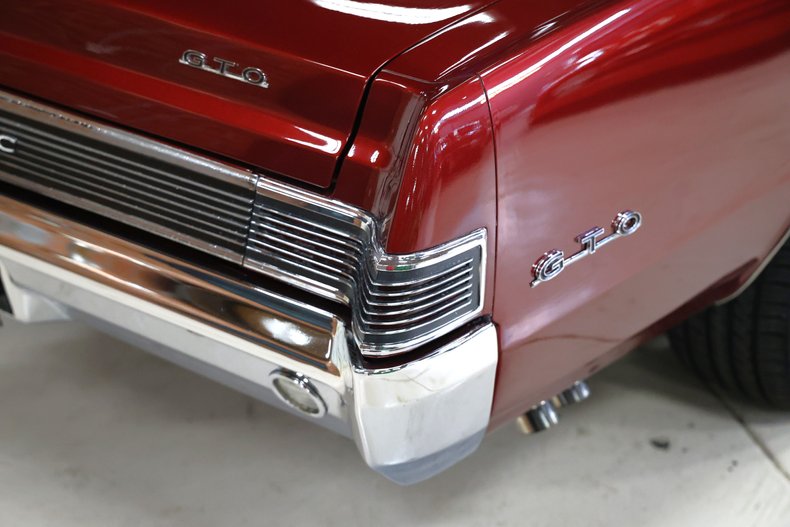 Pontiac-Lemans-1965-Deep-Cranberry-Pearl-Parchment-7