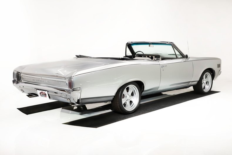 Pontiac-Lemans-1966-Platinum-Silver-Light-Gray-44