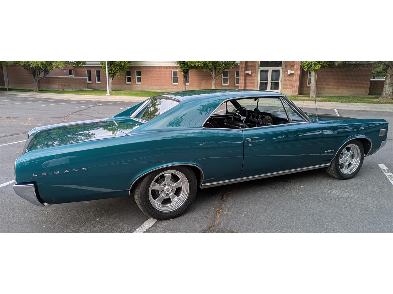 Pontiac-Lemans-1966-Turquoise-Black-10