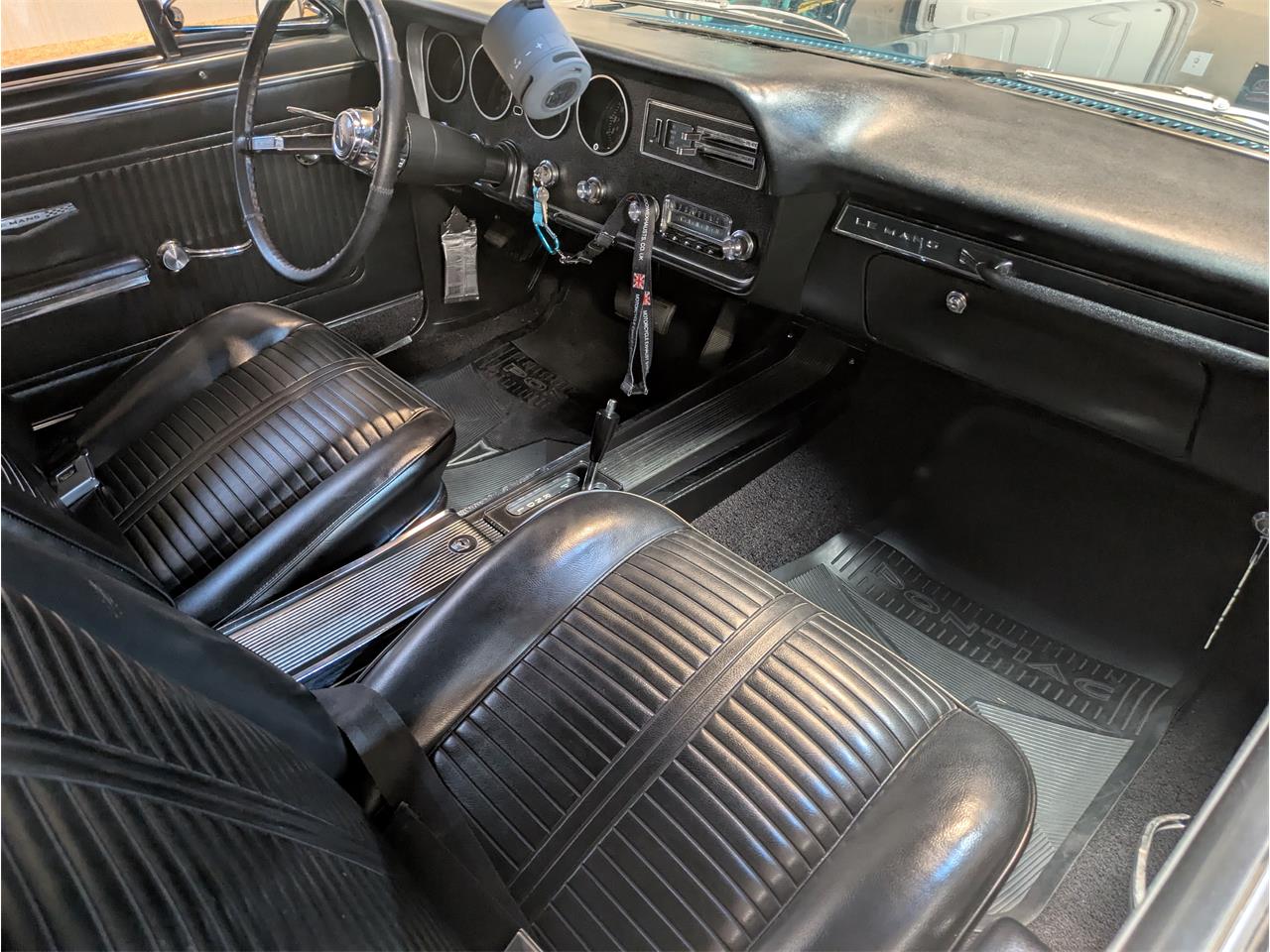 Pontiac-Lemans-1966-Turquoise-Black-26