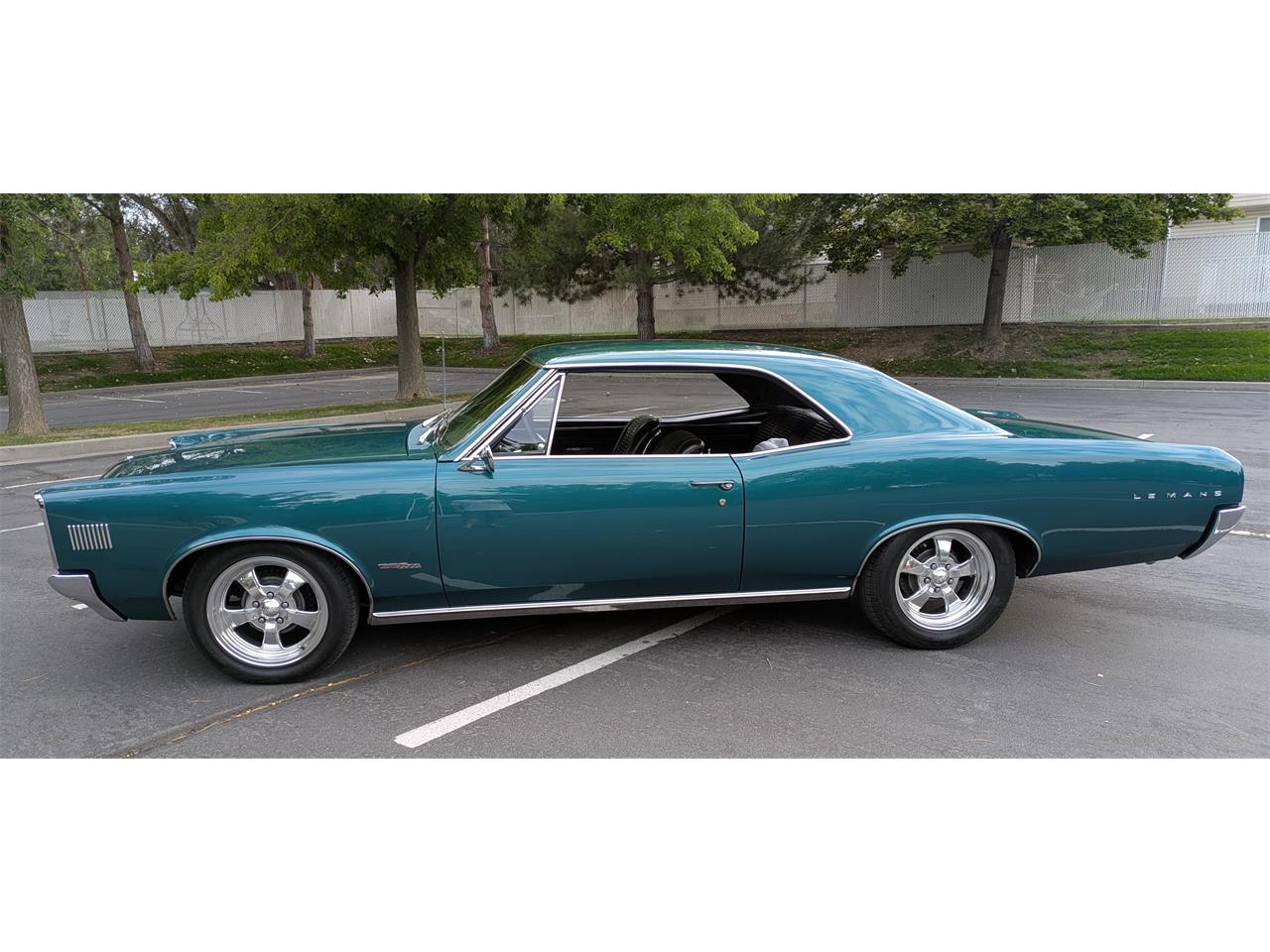 Pontiac-Lemans-1966-Turquoise-Black-6