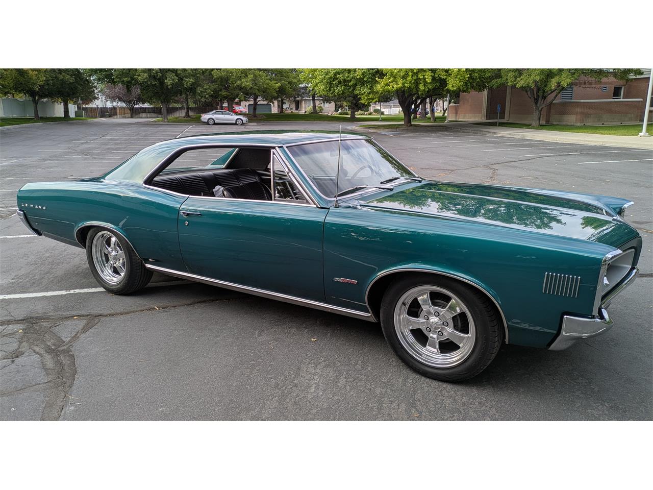 Pontiac-Lemans-1966-Turquoise-Black-9