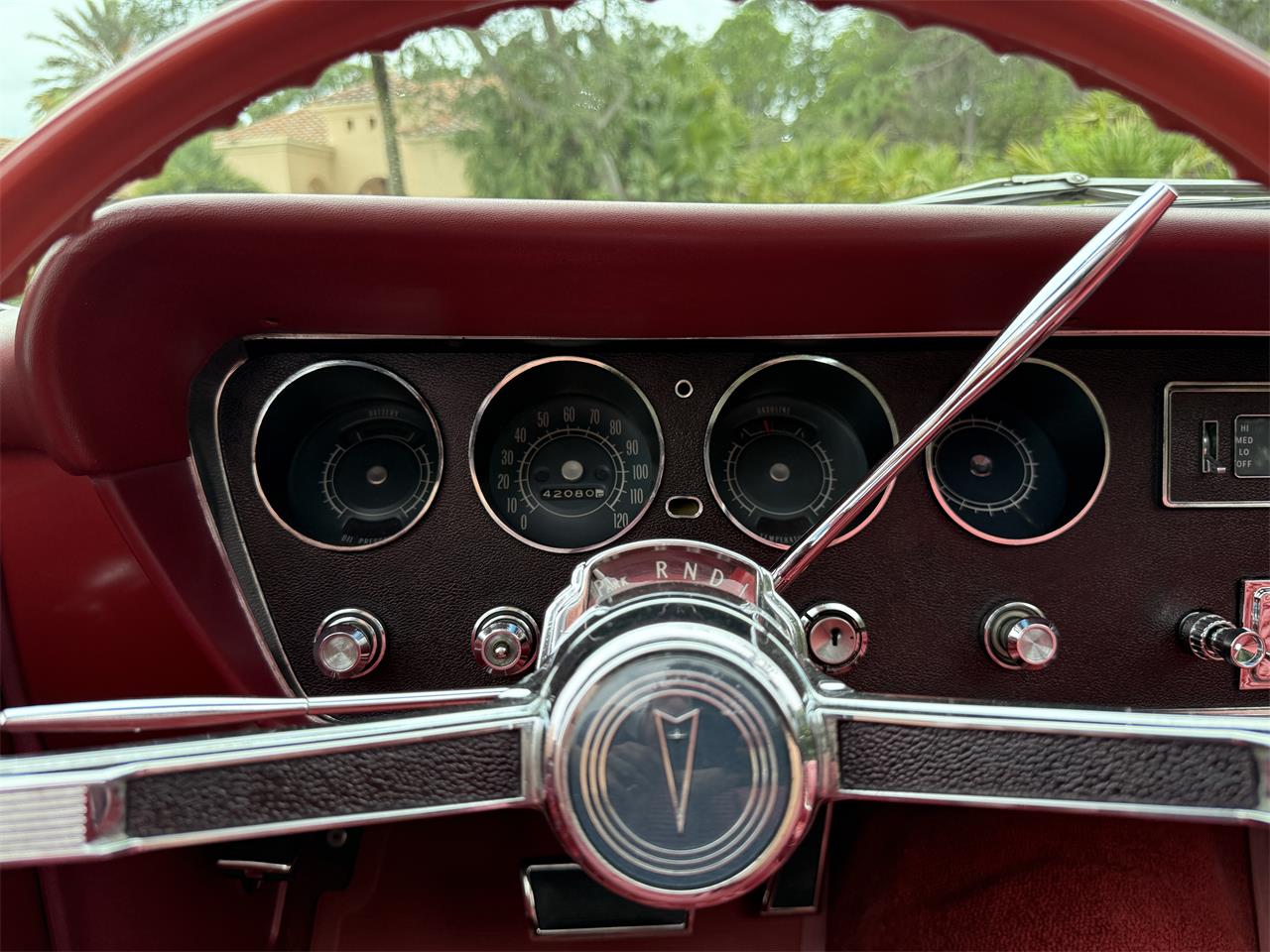 Pontiac-Lemans-1966-White-Red-11