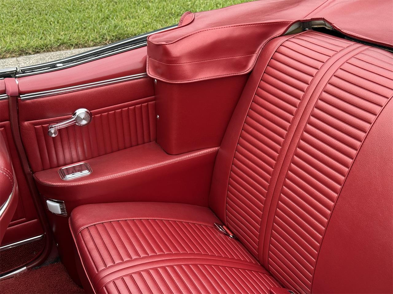 Pontiac-Lemans-1966-White-Red-15