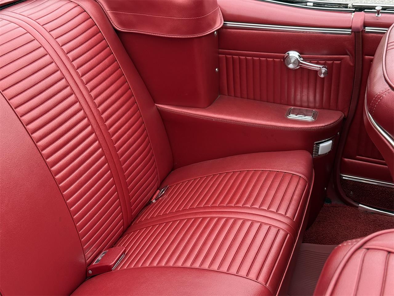 Pontiac-Lemans-1966-White-Red-16