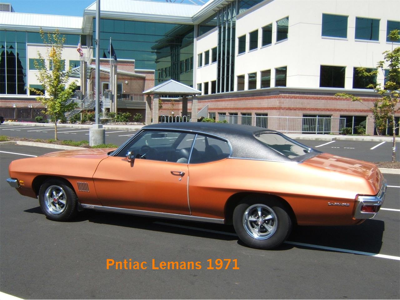Pontiac-Lemans-1971-Dark-Orange-Black