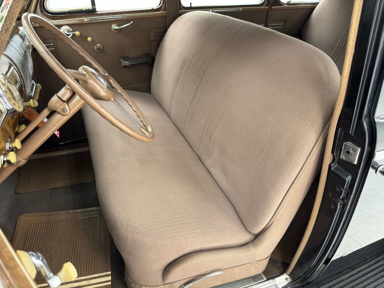 Pontiac-Other-1940-Black-Beige-37