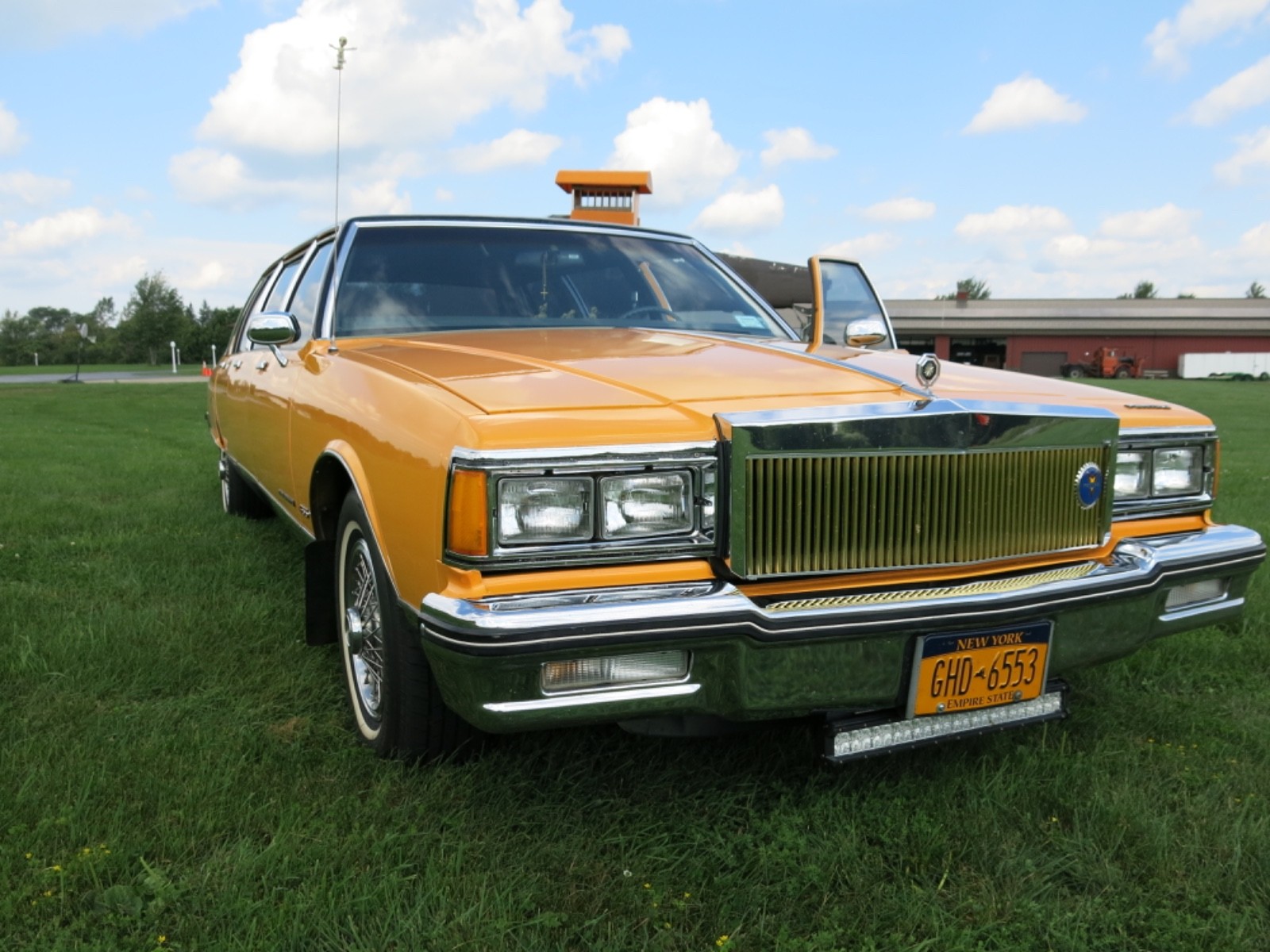 Pontiac-Parisienne-six-door-1986-Limousine-12
