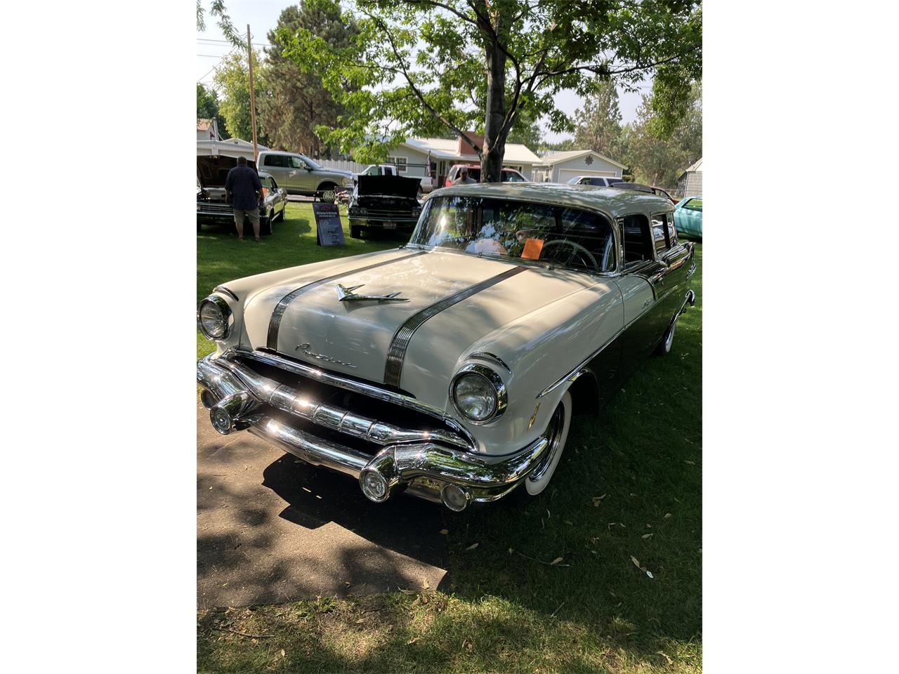 Pontiac-Safari-1956-BurgundyPearl-White-Burgundy-White-2