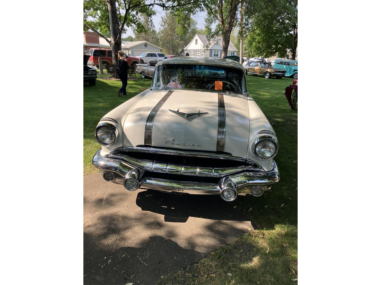 Pontiac-Safari-1956-BurgundyPearl-White-Burgundy-White-3
