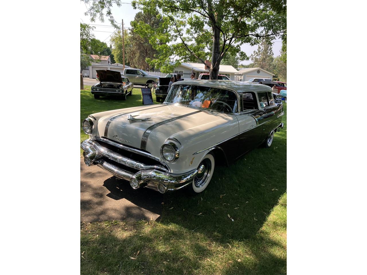 Pontiac-Safari-1956-BurgundyPearl-White-Burgundy-White
