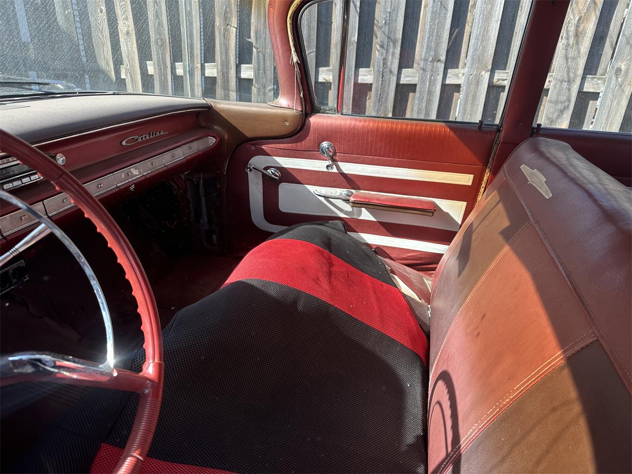 Pontiac-Safari-1960-black-red-16