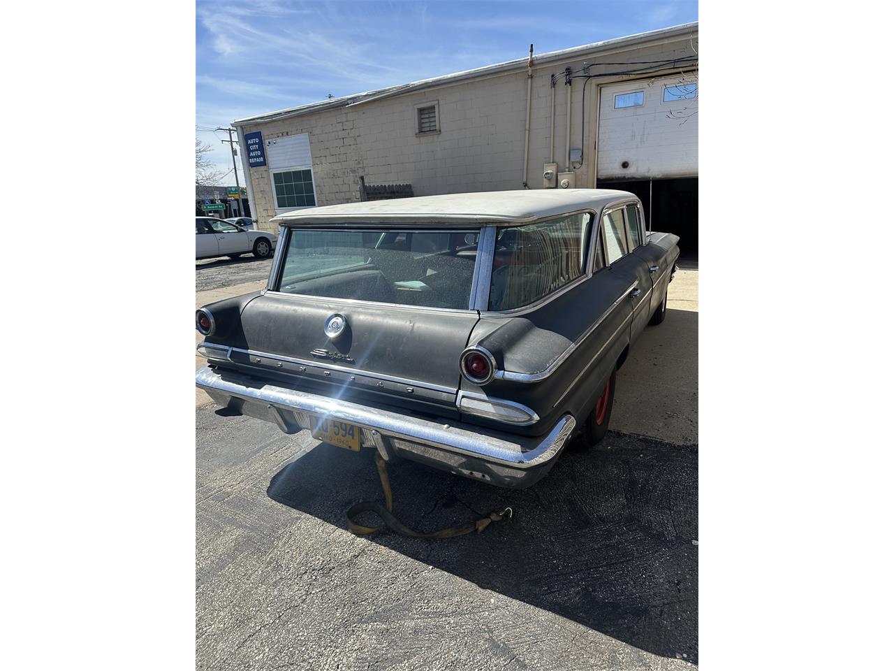 Pontiac-Safari-1960-black-red-7