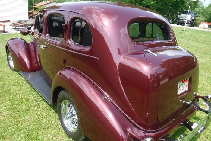 Pontiac-Sedan-1936-Garnet-Red-23
