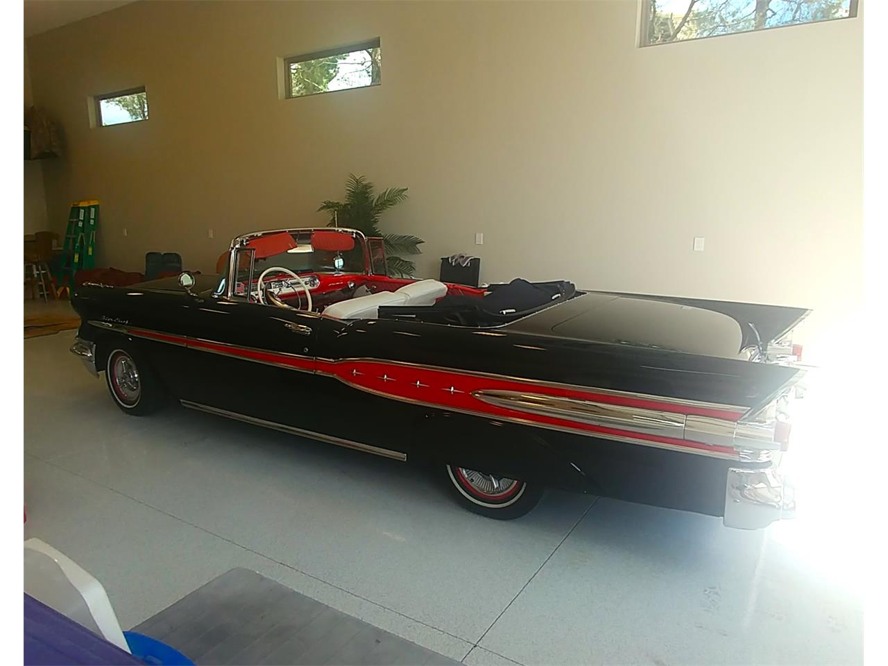 Pontiac-Star-chief-1957-BlackRed-RedWhite-29