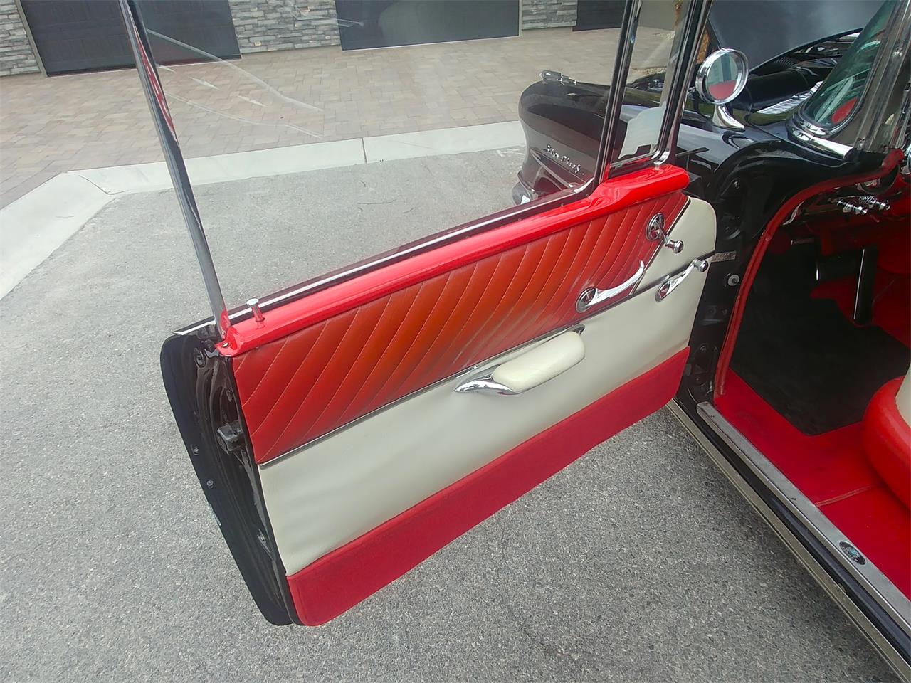 Pontiac-Star-chief-1957-BlackRed-RedWhite-9