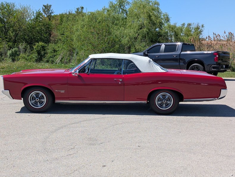 Pontiac-Tempest-1967-Regimental-Red-Black-13
