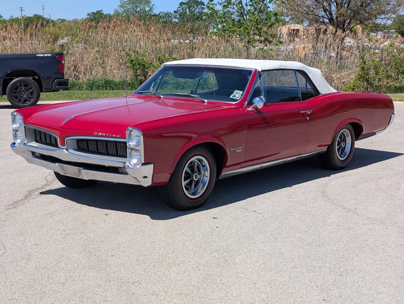 Pontiac-Tempest-1967-Regimental-Red-Black-14