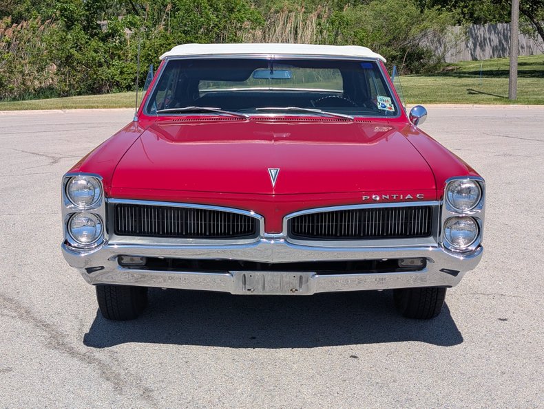 Pontiac-Tempest-1967-Regimental-Red-Black-15