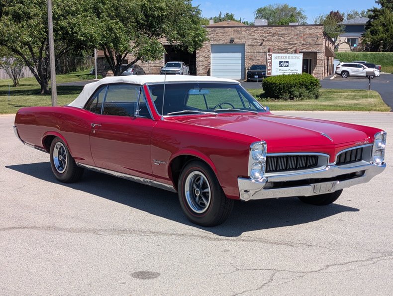 Pontiac-Tempest-1967-Regimental-Red-Black-16