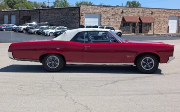 Pontiac-Tempest-1967-Regimental-Red-Black-17
