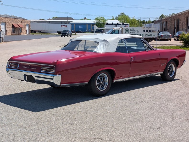 Pontiac-Tempest-1967-Regimental-Red-Black-18