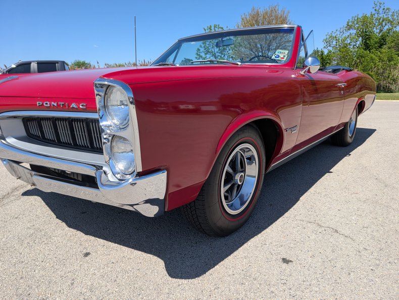 Pontiac-Tempest-1967-Regimental-Red-Black-26
