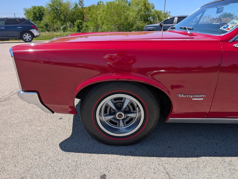 Pontiac-Tempest-1967-Regimental-Red-Black-27