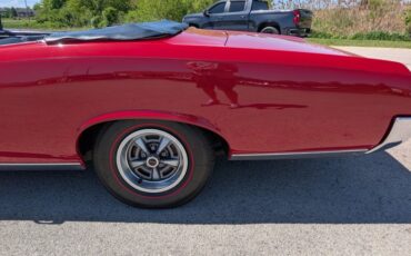 Pontiac-Tempest-1967-Regimental-Red-Black-29