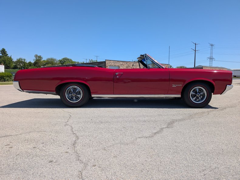 Pontiac-Tempest-1967-Regimental-Red-Black-39