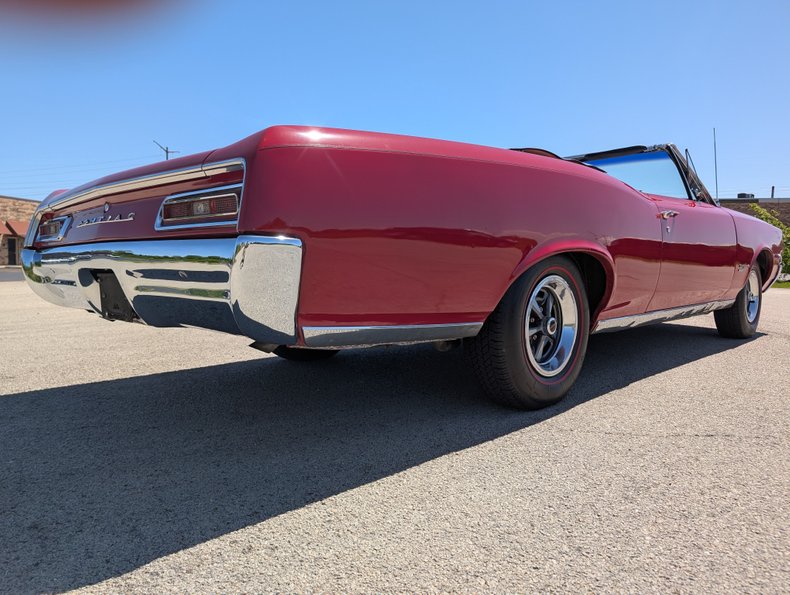 Pontiac-Tempest-1967-Regimental-Red-Black-41