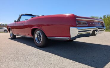 Pontiac-Tempest-1967-Regimental-Red-Black-44